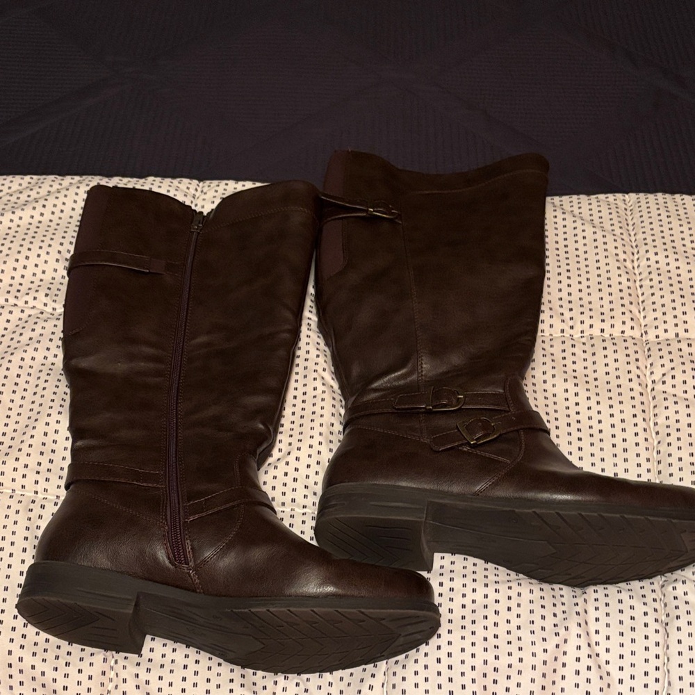 Yuu Dark Brown Heeled Boots